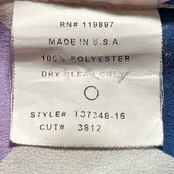 Size small-medium cute, thin, colorful Aztec design top, split neck, curved hem - Picture 11 of 11